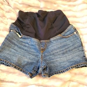 Maternity shorts